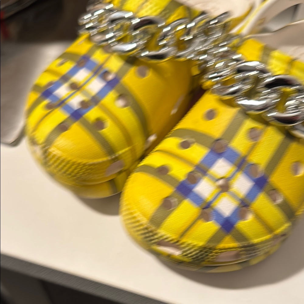 Crocs lmt edition clueless Cher platform Yellow Plaid Clogs Guc - Picture 12 of 13